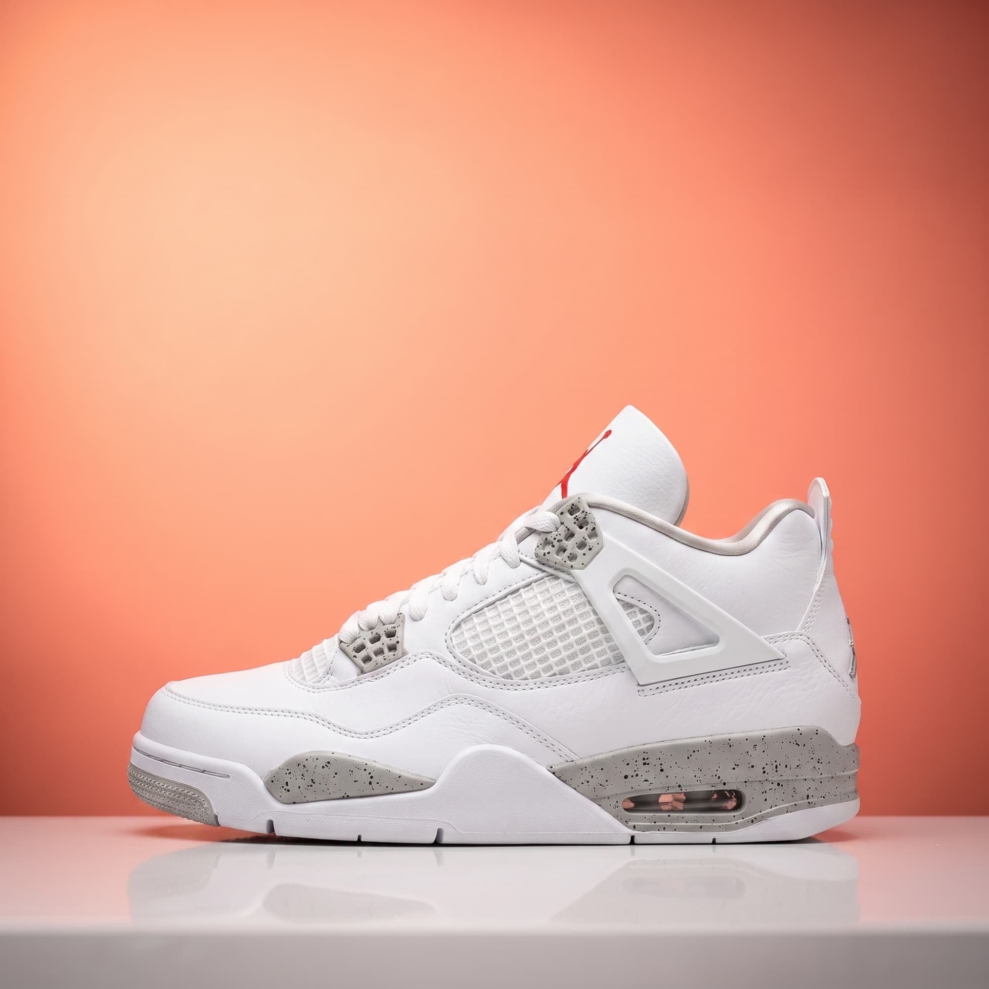 Jordan 4 — White Oreo